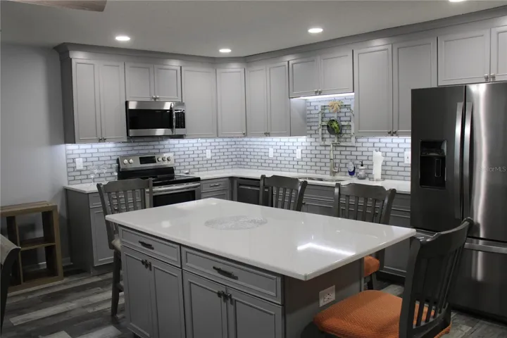 Beautiful Kitchen - Under Cabinet Lighting and New Ceiling Lights