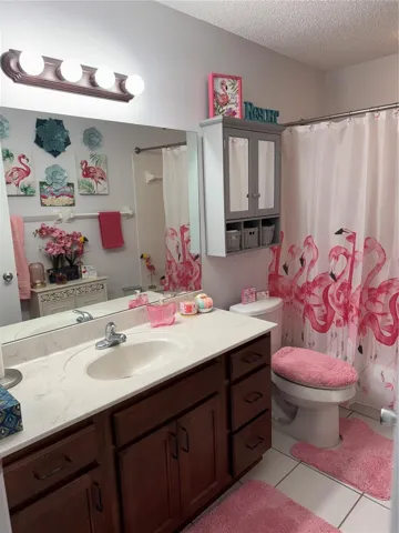 Guest Bathroom - taken before seller moved