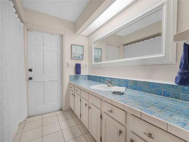 2nd bathroom