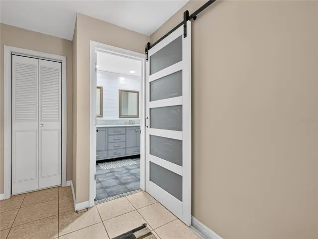 Walk in Closet