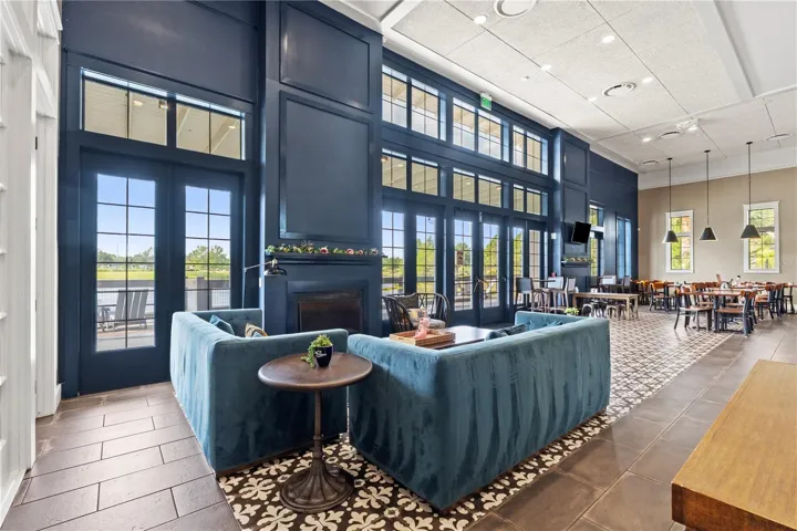 Club House2