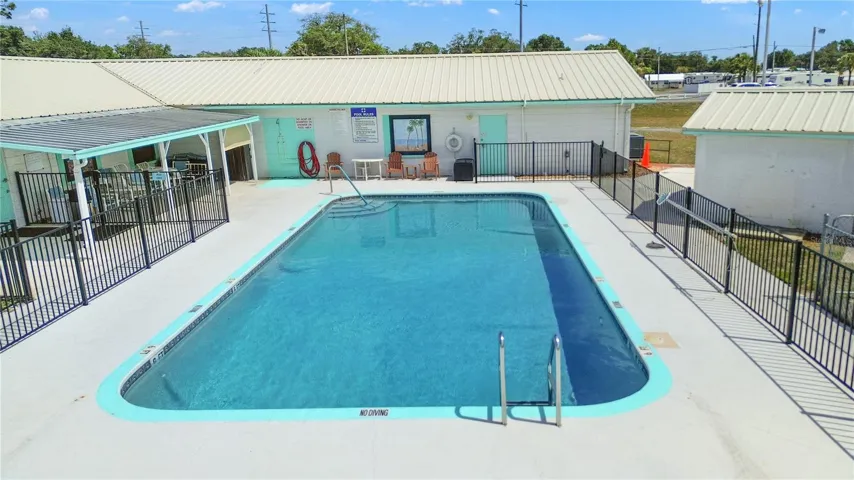 Community pool