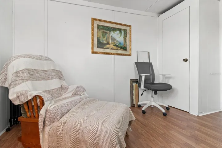 Large "flex" room