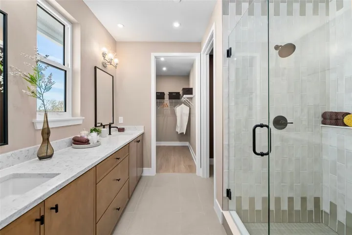 Model primary suite bath