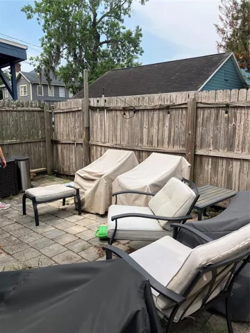 Courtyard space for enjoying the Florida weather.