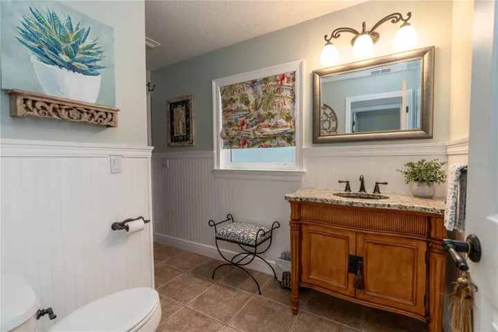 Bathroom 3 with access to Pool