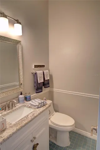1/2 Bath front of house