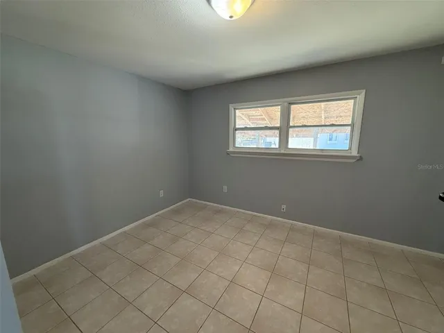 Guest bedroom 4