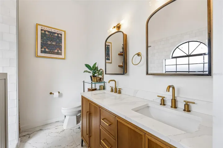 Updated primary en-suite bath.
