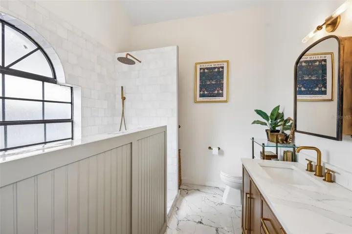 Updated primary en-suite bath.