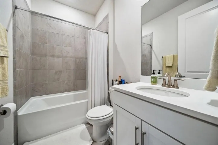 Full Guest Bathroom