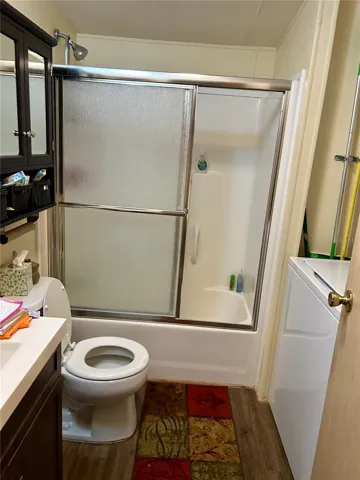Hall Bath W/ Washer & Dryer