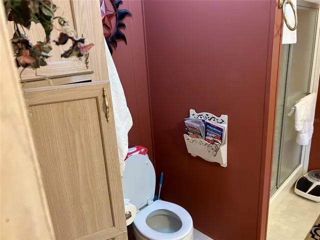 Primary Bath @ Commode