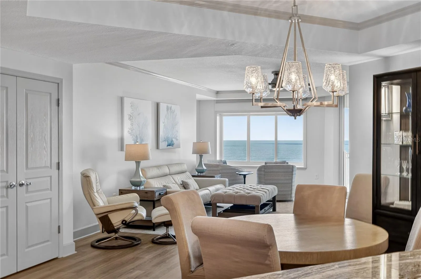 From the kitchen to the dining and living spaces, the open design was created so the ocean never feels out of sight.