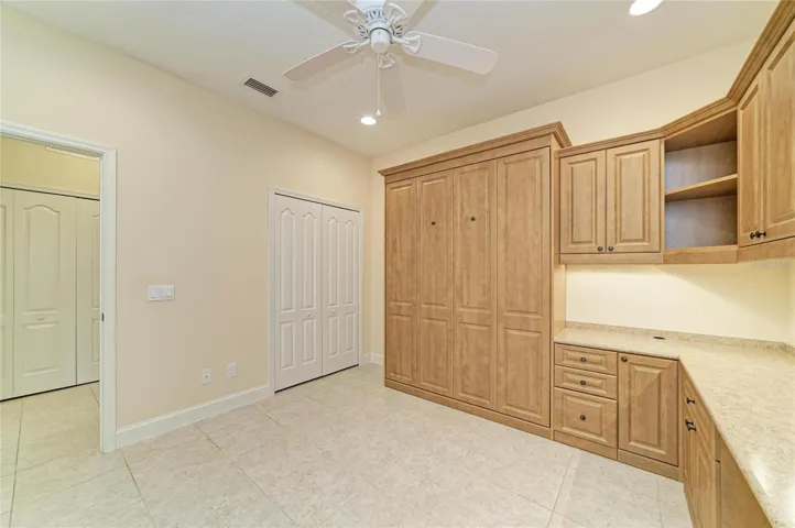 2nd bedroom/office/murphy bed