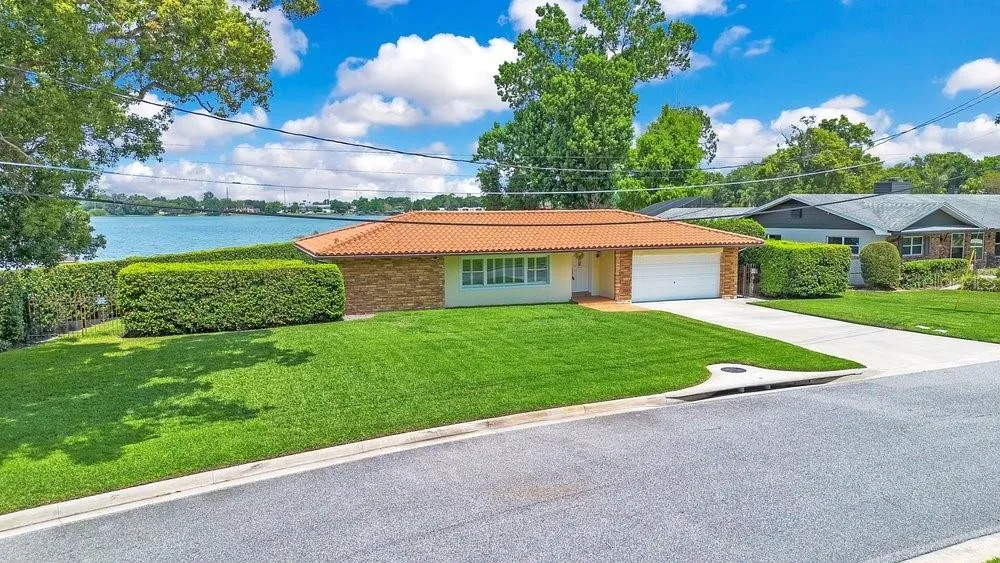 Exterior with Lake