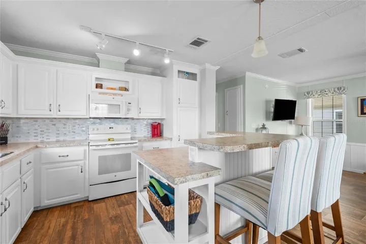 Great kitchen breakfast bar.