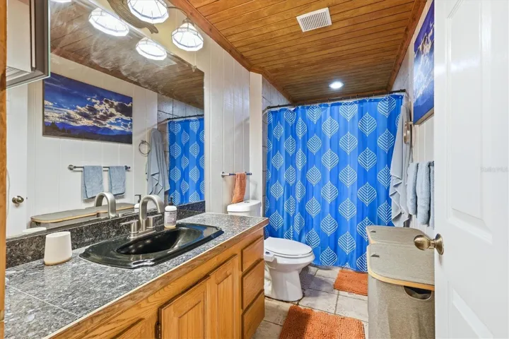 2nd Bathroom