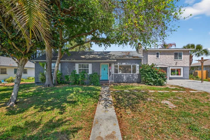 A beautifully maintained Triplex