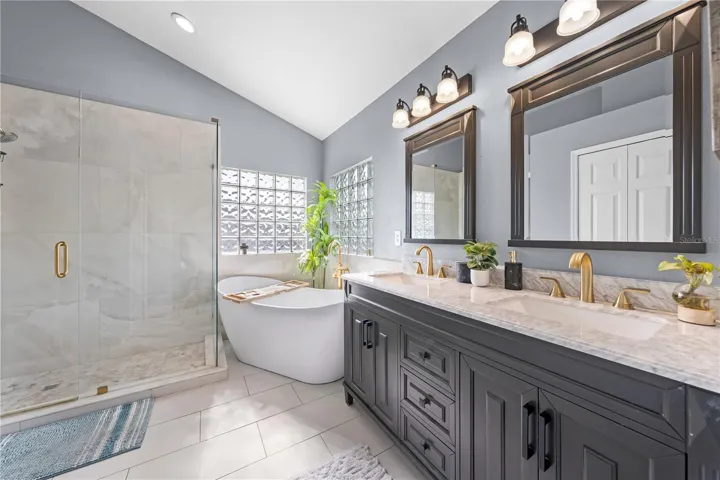 Main Bedroom Bathroom