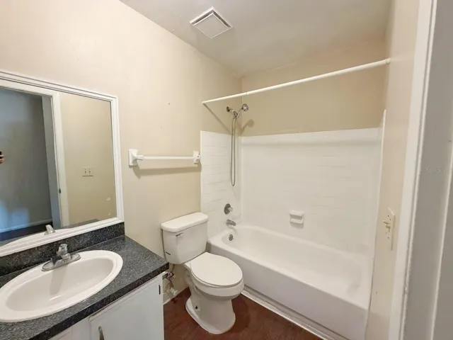 Guest bathroom.