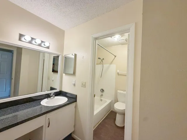 Primary en-suite bathroom.