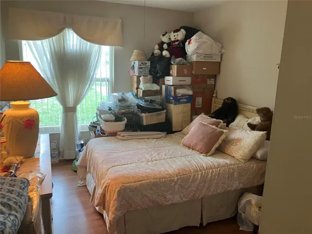 Spare bedroom before