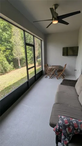 Covered/screened porch