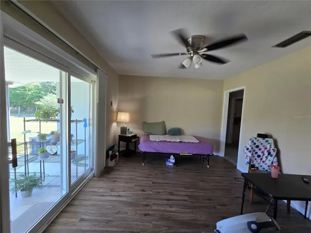 Family room 1