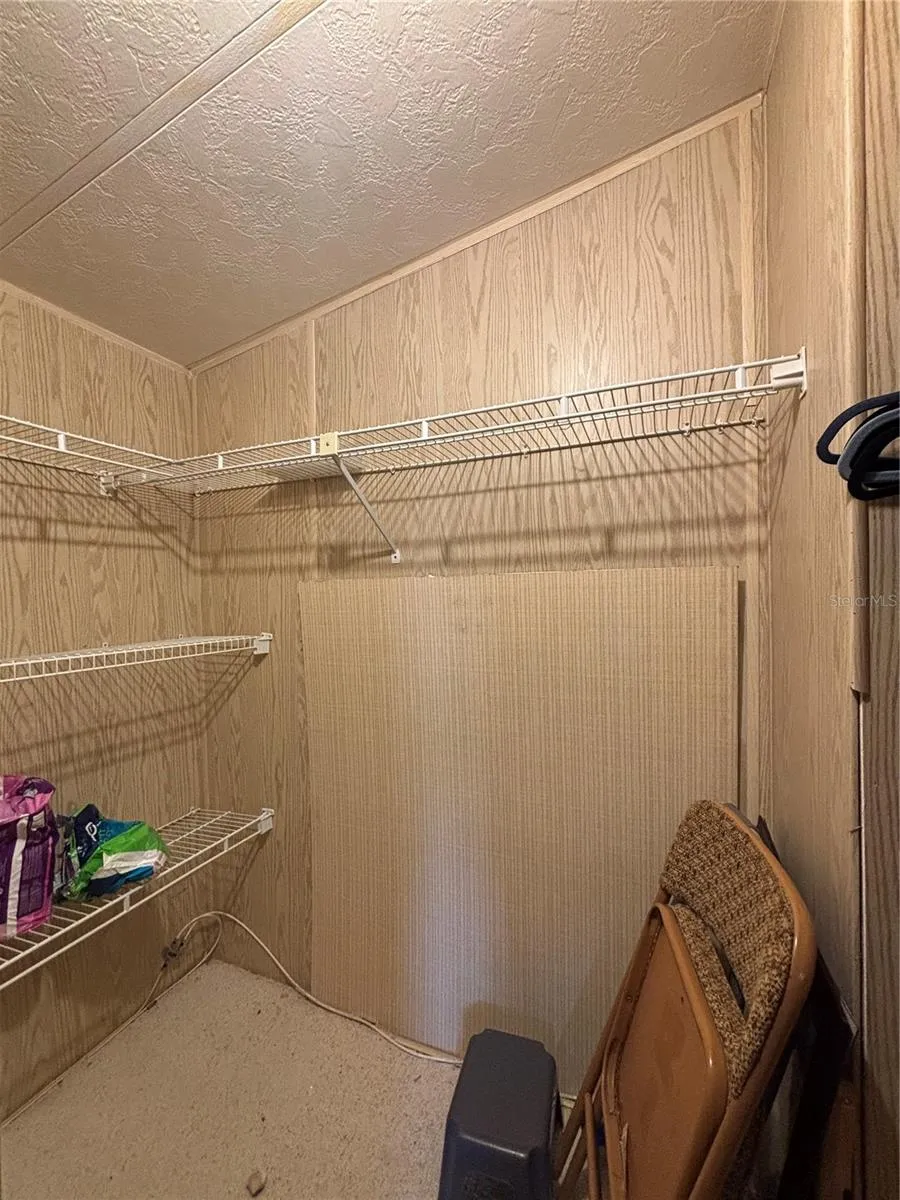 Walk in closet