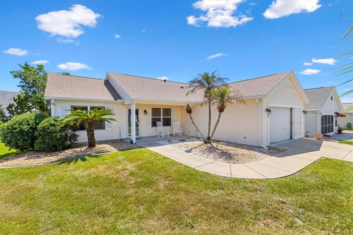 1910 Augustine Dr in The Villages, FL