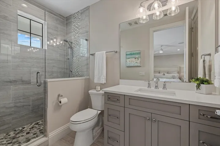 En-suite guest quarter bathroom