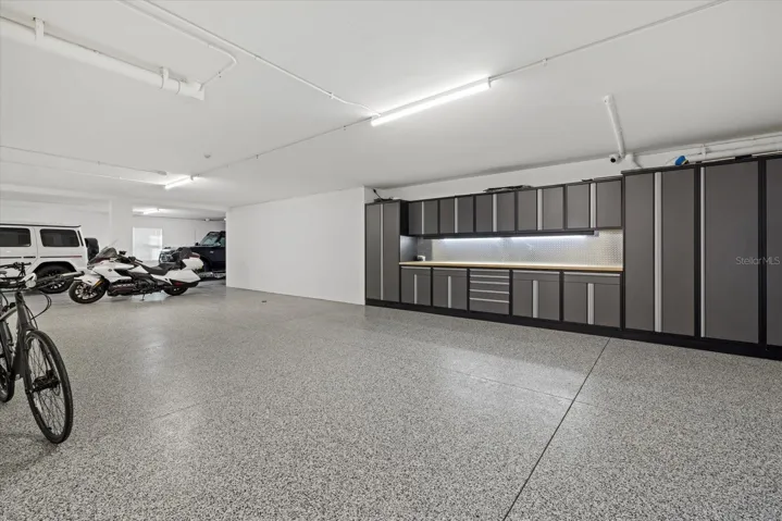 6 plus car garage plus storage