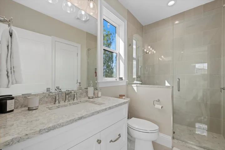 4th en-suite bathroom