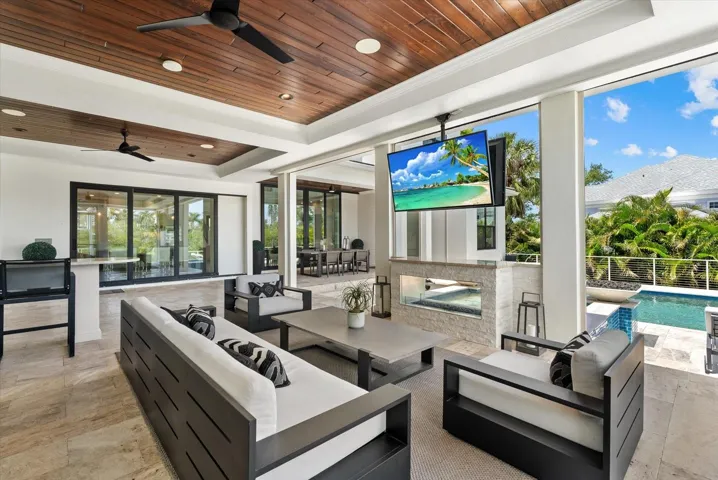 Outdoor Living Sitting Area
