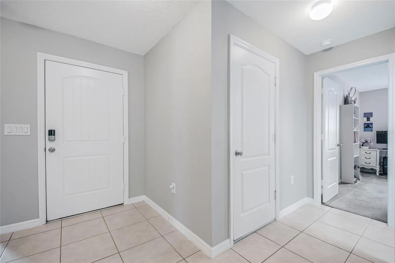 Foyer / Garage entrance