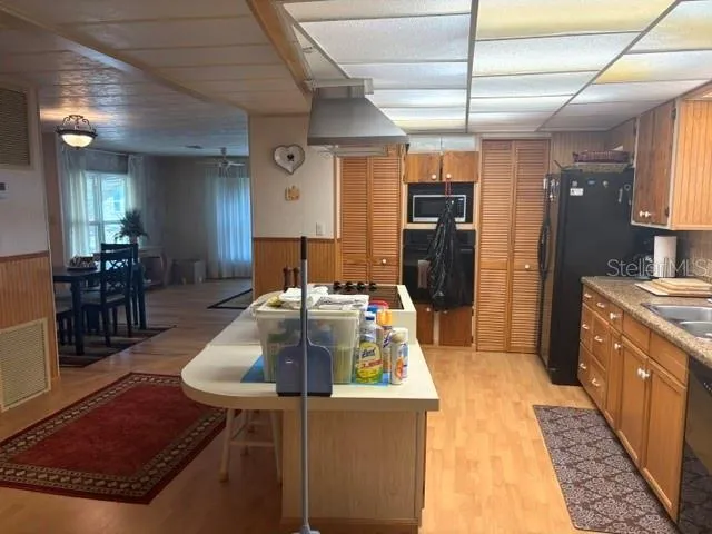 KITCHEN ISLAND