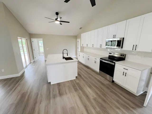KITCHEN, ISLAND SINK