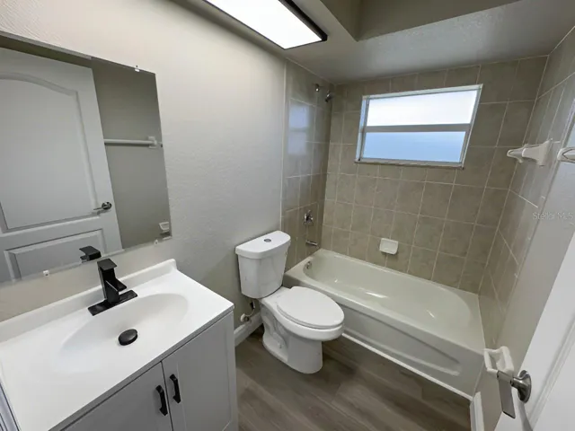 BATH 3 TUB/SHOWER COMBO