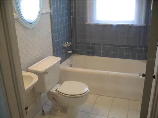 Full Bthroom