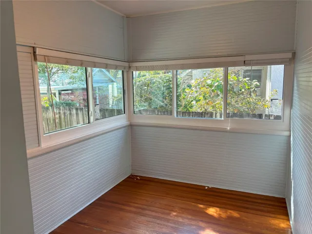Rear office or 3rd bed