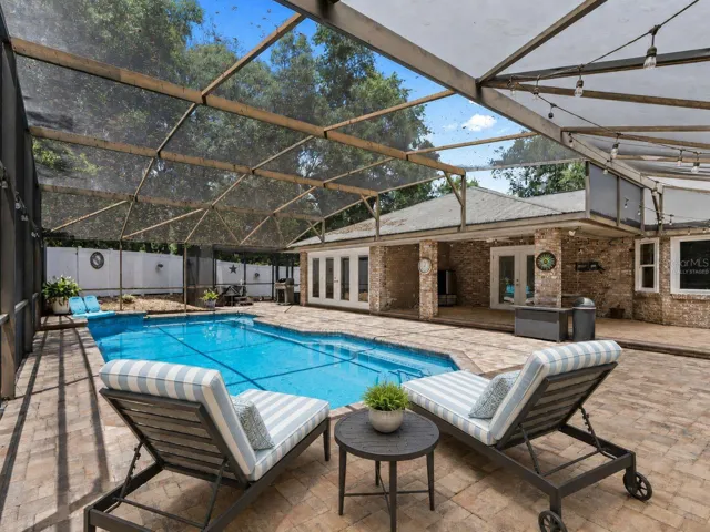 ENCLOSED POOL - VIRTUALLY STAGED