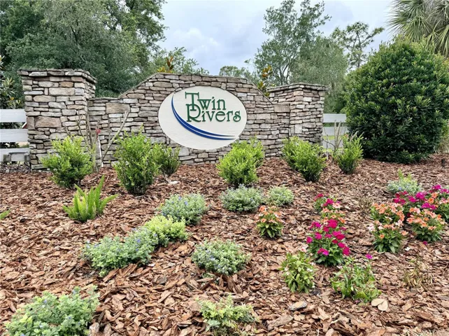 Twin Rivers Community Entrance