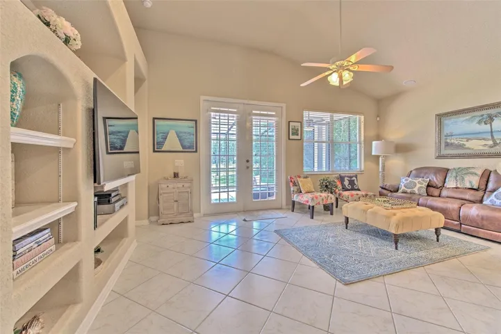 Phenomenal Living Space!