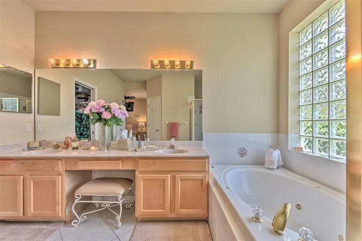 Featuring Garden Tub!