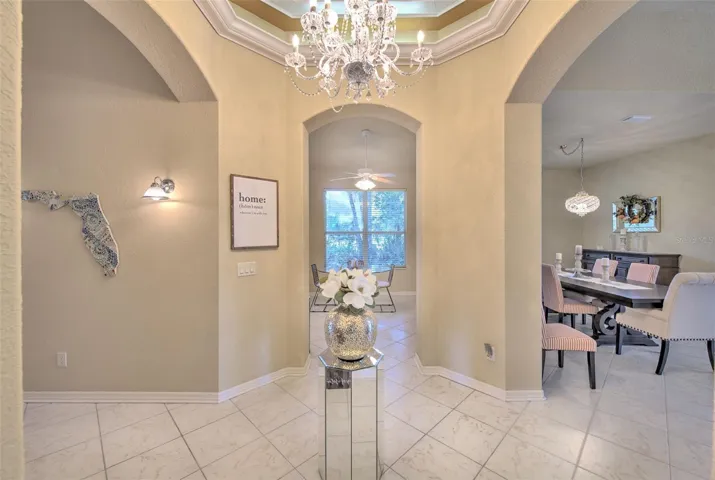 Beautifully Elegant Rotunda Center Space!