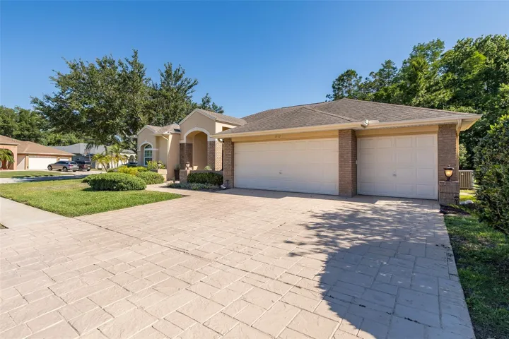 3 CAR GARAGE