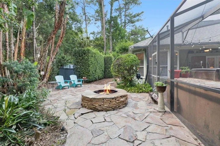 Fire pit lounge for relaxing evenings