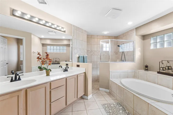 Primary En Suite Bath
