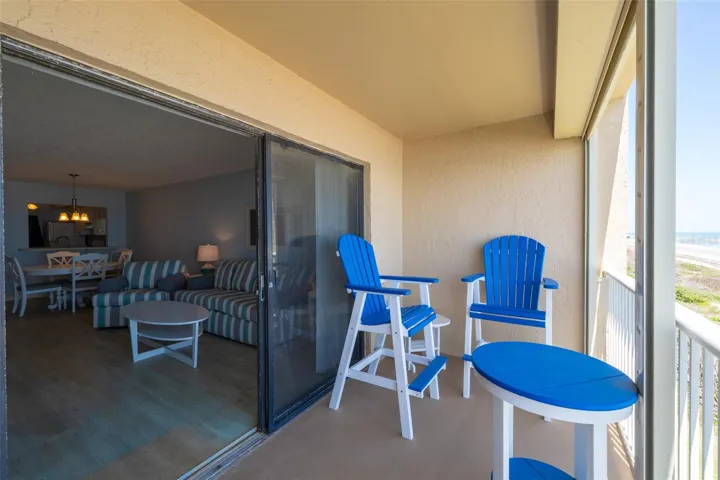 Hurricane-Impact Sliders &amp; Roll-Down Shutters